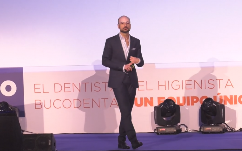 Agustín Casas Hernández, Clínica Dental Alcorcón, Dentista Alcorcón, Clínica Agustín Casas, Clínica dental Agustín Casas, clínica dental Agustín Casas Alcorcón, clínica Agustín Casas Alcorcón, Dr. Agustín Casas, Dentista Agustín Casas, Agustín Casas Dentista, Agustín Casas Odontólogo, Odontólogo Agustín Casas, Agustín Casas Implantólogo, Periodoncista Agustín Casas, Agustín Casas periodoncista, Agustín Casas implantes, Periodoncia Alcorcón, Implantes dentales Alcorcón, implantes Alcorcón, Encía Alcorcón, sangrado encías Alcorcón, gingivitis Alcorcón, Movilidad dental Alcorcón, Periodontitis, Periodontitis Alcorcón, Limpieza dental Alcorcón, Piorrea, higiene dental Alcorcón, Protocolo GBT Alcorcón, Aeropulidores Alcorcón, Protocolo GBT, Protocolo GBT Periodontia, Tecnología GBT, Odontopediatría Alcorcón, Sonia Higienista, dentista niños Alcorcón, Rosario Díaz Devita, Charo Díaz Devita, Clínica Charo Díaz Devita, Rosario Díaz Devita Dentista, Estética Dental Rosario Díaz Devita, Prótesis dental Rosario Díaz Devita, Caries dental Rosario Díaz Devita